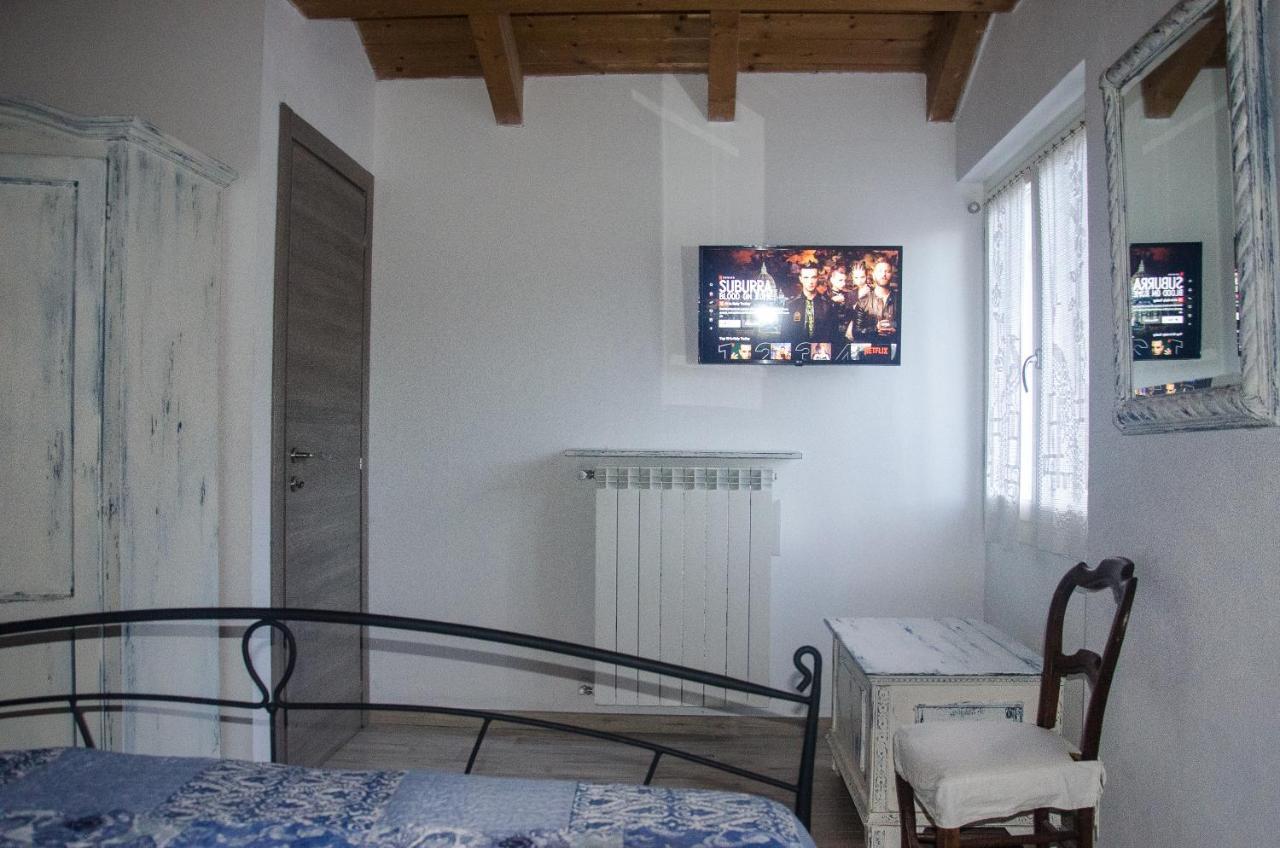 Anma Cottages The Secret Garden Pianello Del Lario المظهر الخارجي الصورة